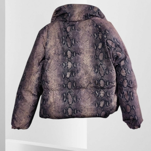 New BlankNYC x Revolve Reversible Snake Print Puffer Jacket - Picture 8 of 10